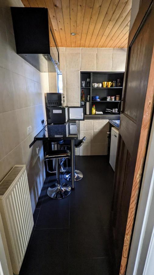 Quiet Comfortable Patcham Studio Free Parking Hallway Shared With Host Apartment Brighton Екстериор снимка