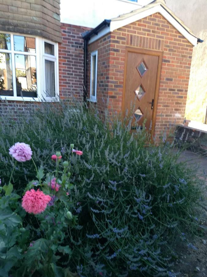 Quiet Comfortable Patcham Studio Free Parking Hallway Shared With Host Apartment Brighton Екстериор снимка